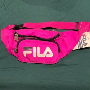 Cute and spacious Fanny pack with two pockets. And it’s adjustable.
